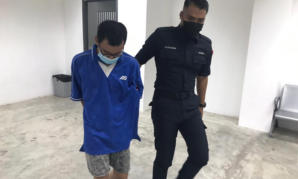'Padah cuba curi duit tabung masjid'