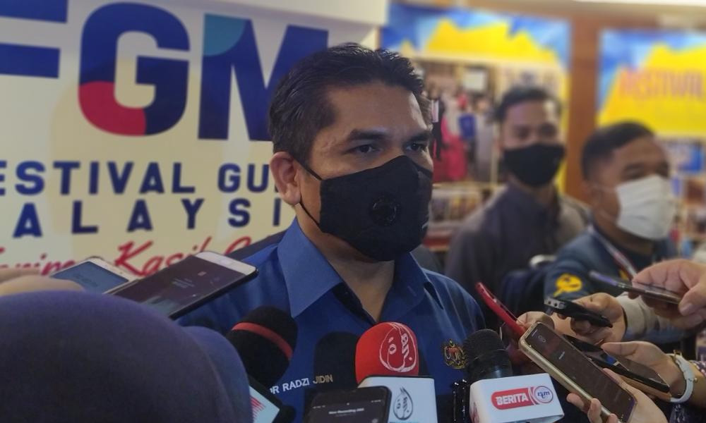 Critics never had to deal with a pandemic - education minister