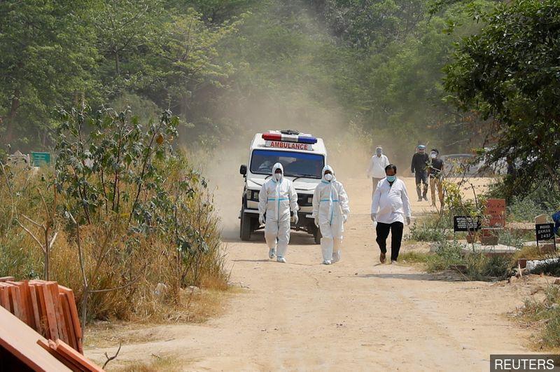Indian hospitals starved of oxygen as Covid deaths near 200,000