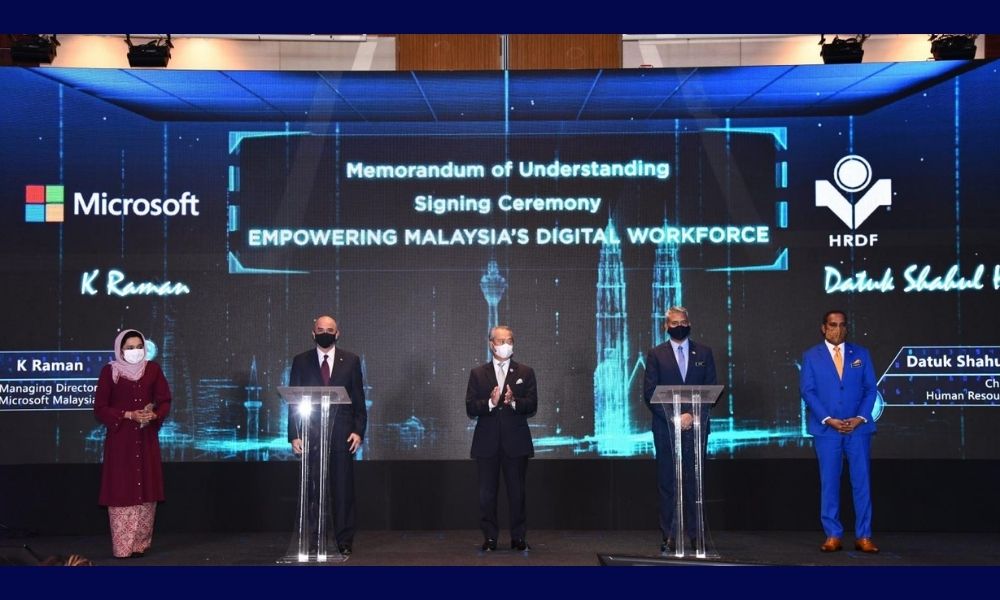 HRD Corp dan Microsoft akan melatih serta menempatkan 300,000 pakar digital tempatan dalam masa tiga tahun