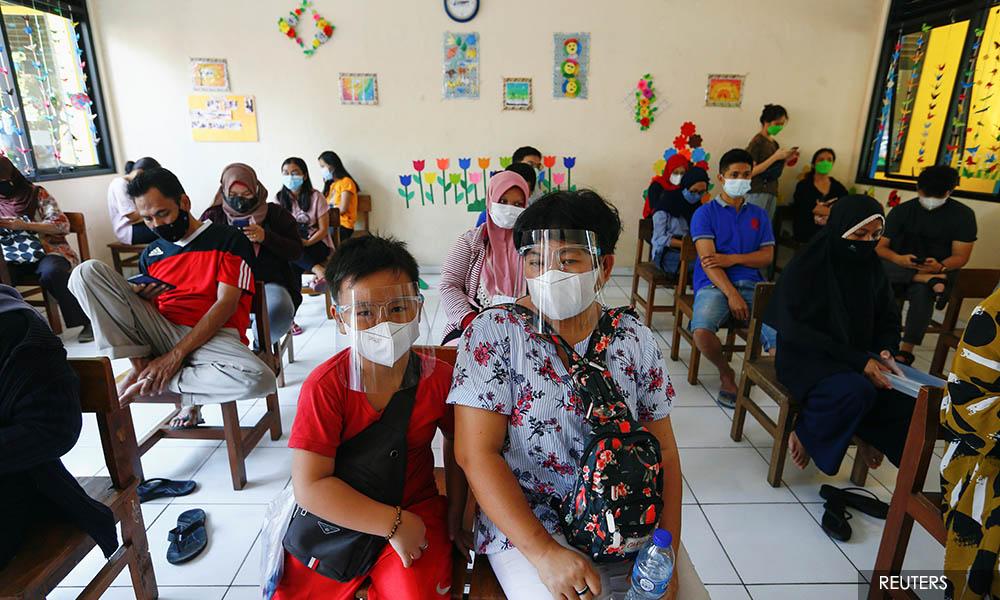 Virus variants a concern in Indonesia as regional clusters grow