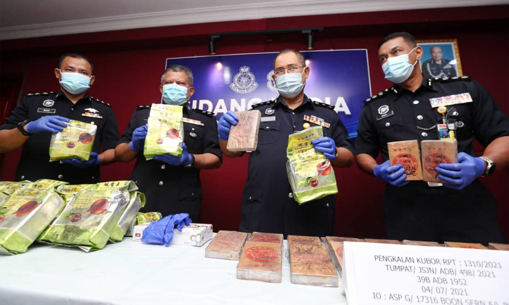2 lelaki lari tinggalkan dadah bernilai lebih RM2 juta