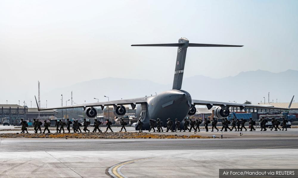 Last US troops depart Afghanistan after massive airlift