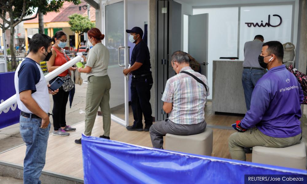 El Salvador president steps in to fix bitcoin rollout snags