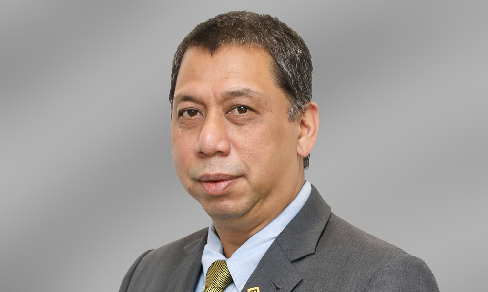 Football Association executive sworn in as senator