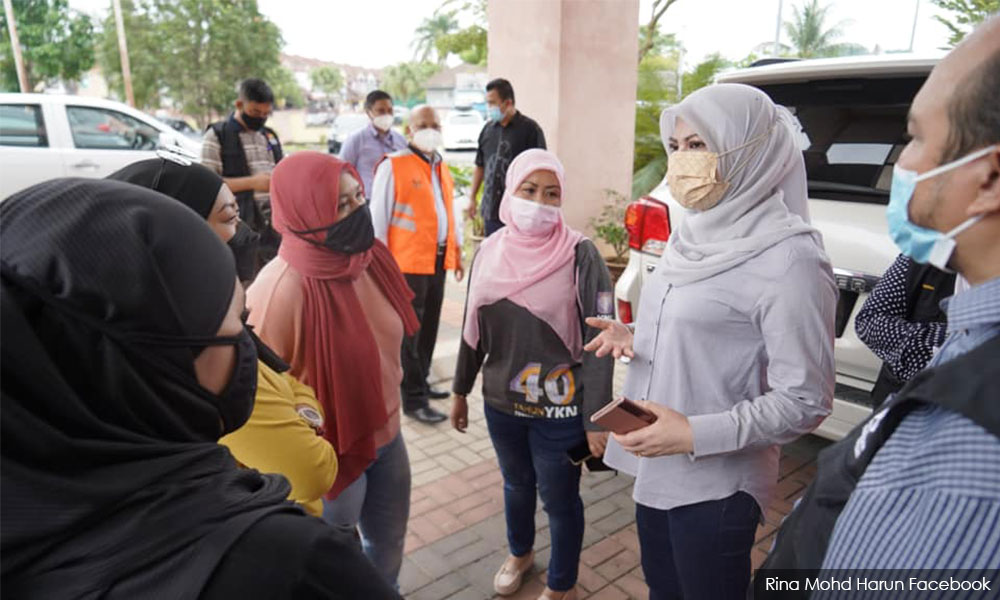 Rina akui terlupa salin kasut tumit tinggi sebelum melawat PPS