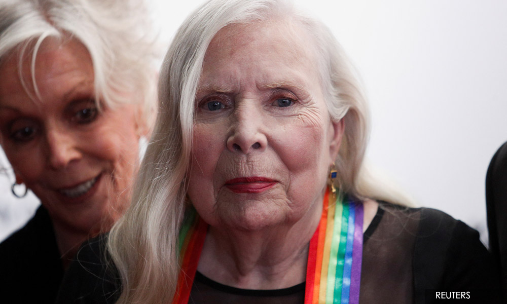 Joni Mitchell removes music from Spotify over vaccine misinformation