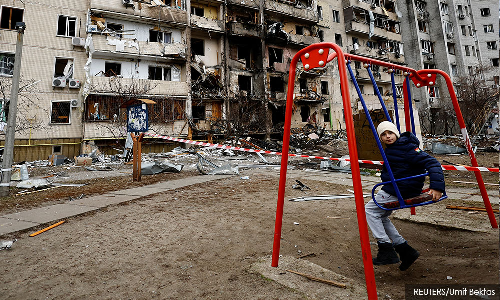 Internet in Ukraine disrupted as Russian troops advance
