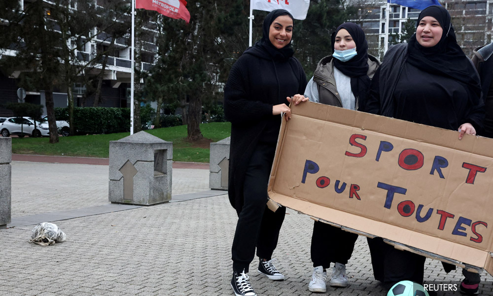 French barrister fights for right to wear her hijab in court