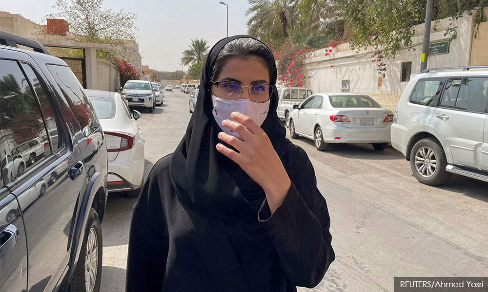 How a Saudi woman's iPhone revealed hacking around the world