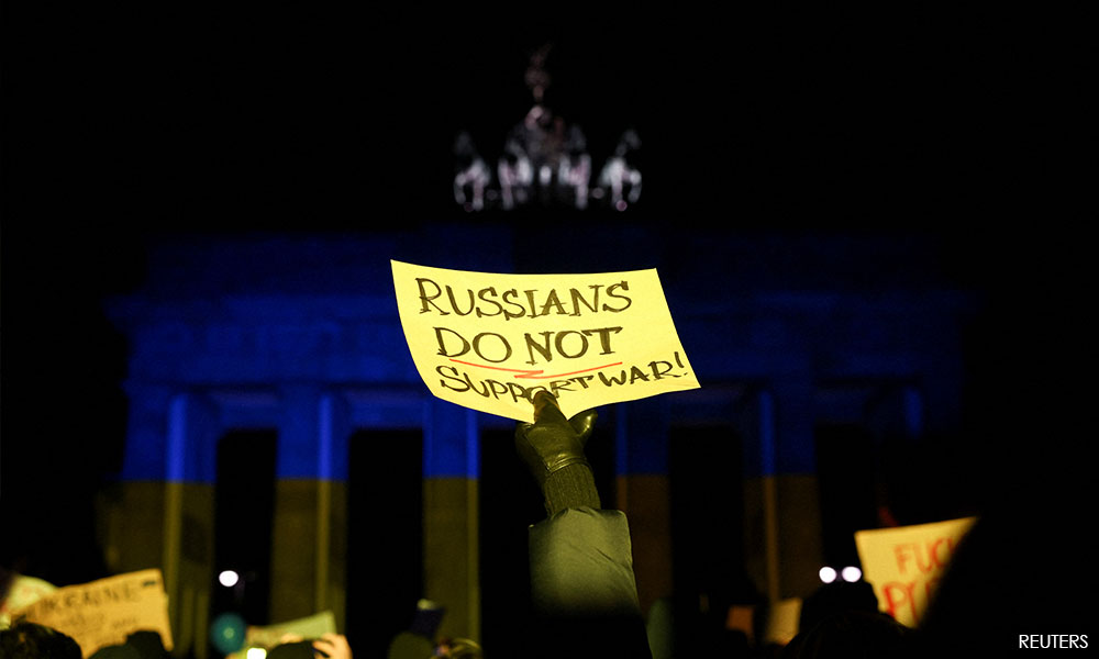 From Tokyo to New York, thousands protest against invasion of Ukraine