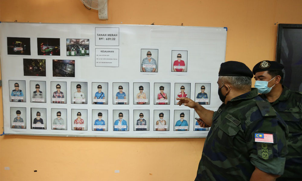 Kantoi seludup 20 pendatang asing guna bas persiaran