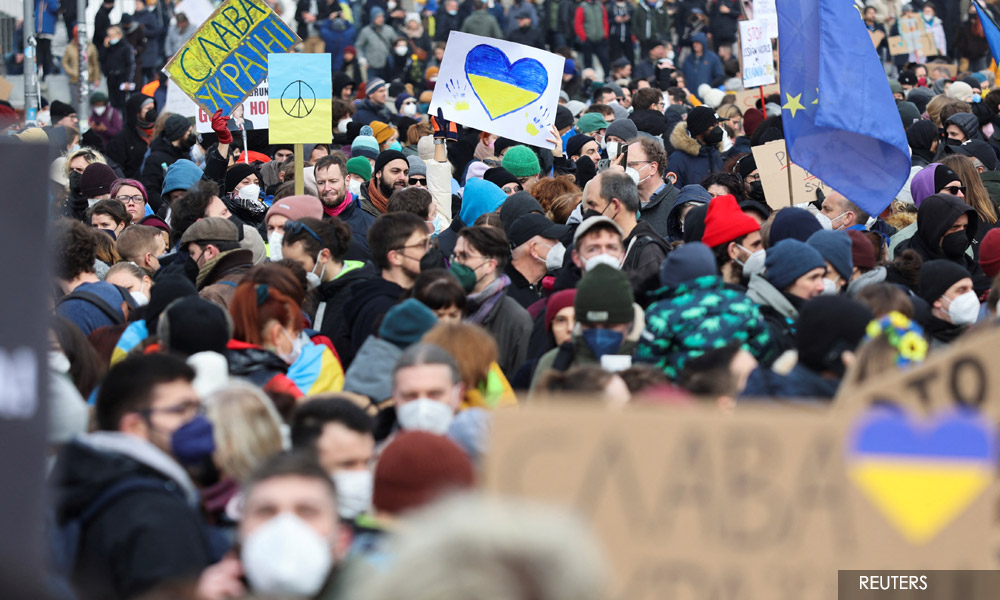 Fines, fear, self-censorship: Russia's new Ukraine law casts chill