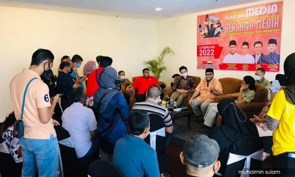 KOLUM | Wartawan dan orang politik