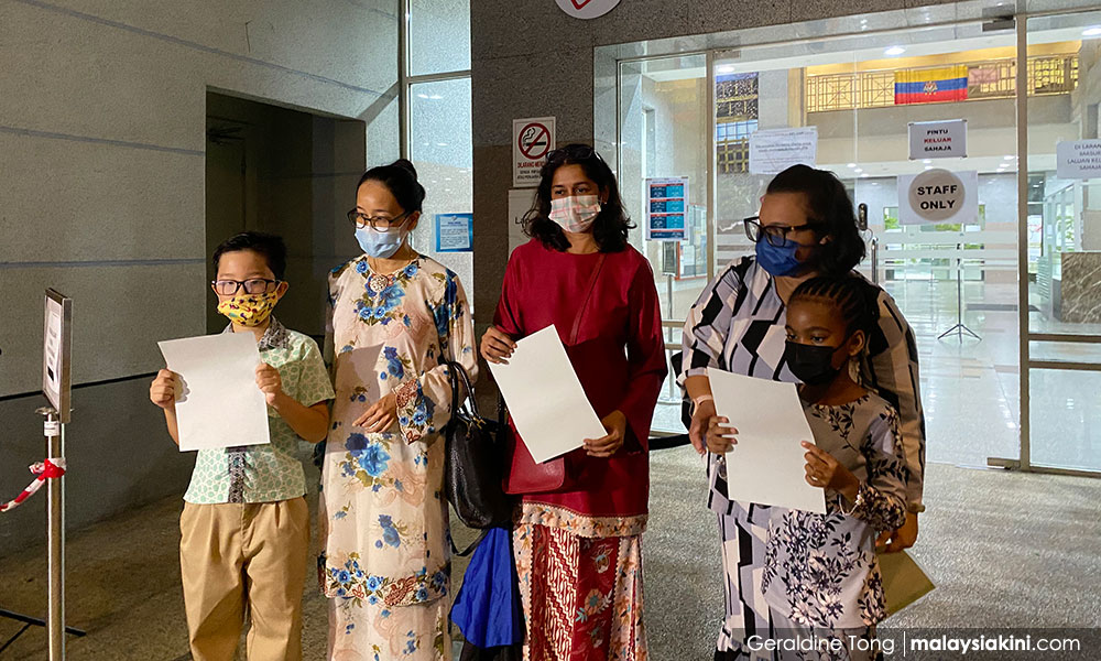 打印机故障枯等4小时，海外诞生孩子终获公民证