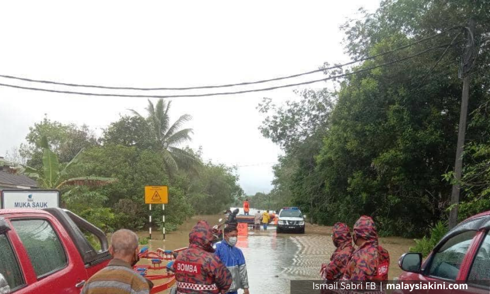 Six houses washed away, Kampung Tersang residents want urgent help