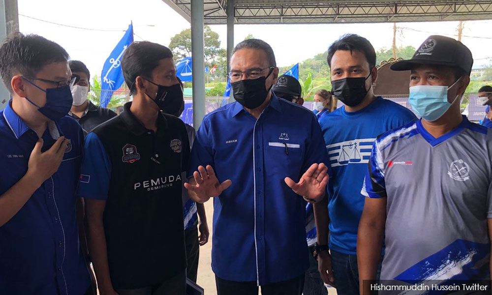 Hishammuddin gives his take on cousin Najib's Johor campaign