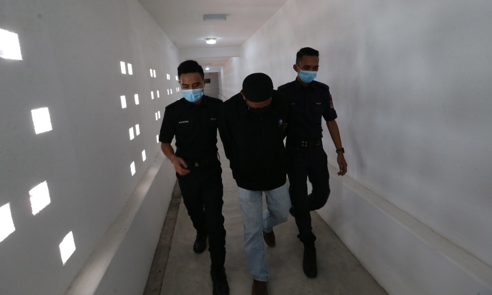 Guru didakwa amang seksual, seks luar tabii terhadap pelajar