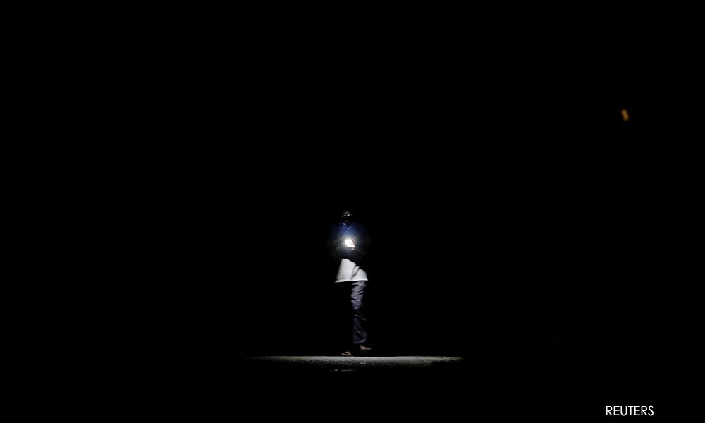 Sri Lanka to turn off street lights in deepening economic crisis