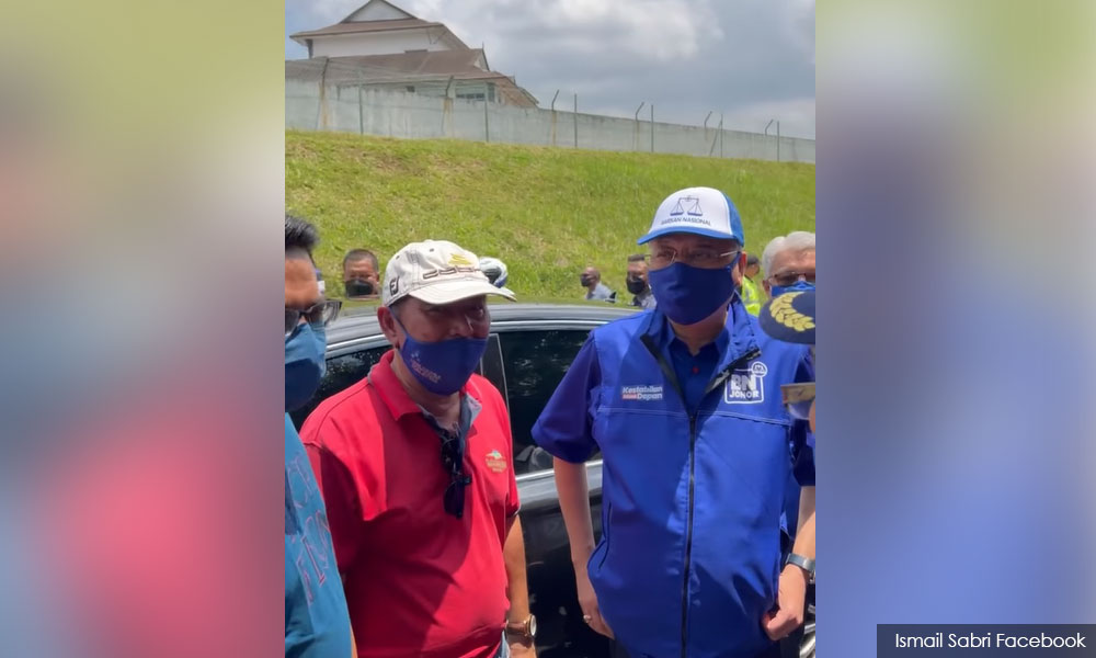 PM 'surveying' voting process in BN shirt an election offence - Bersih