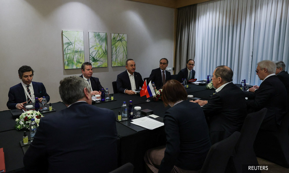 Top Russian, Ukrainian diplomats meet for first time since invasion