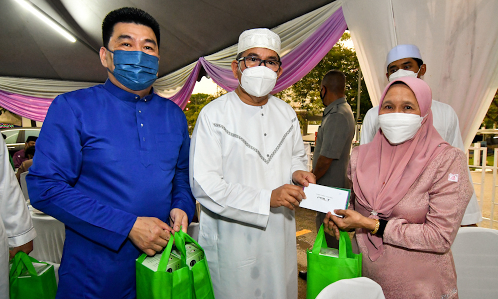Extending helping hands for the needy: PDRM and PBLT joined forces with Dyna Source to give back to society this ramadan