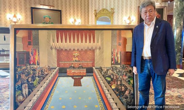 S'gor sultan buys painting of Parliament full of monkeys, apes, frogs