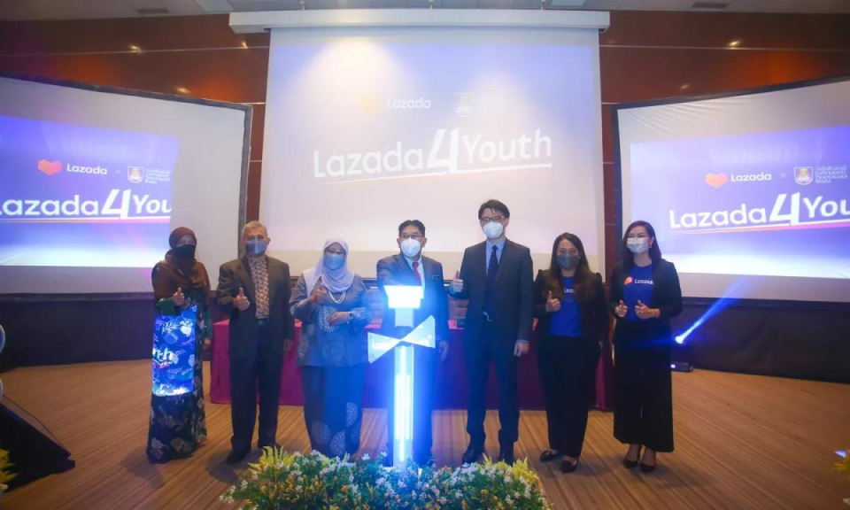 Lazada and UiTM collaborate to empower young entrepreneurs through Lazada4Youth