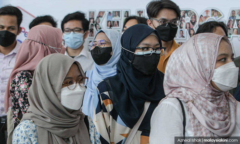 COMMENT Supporting interns with minimum allowance