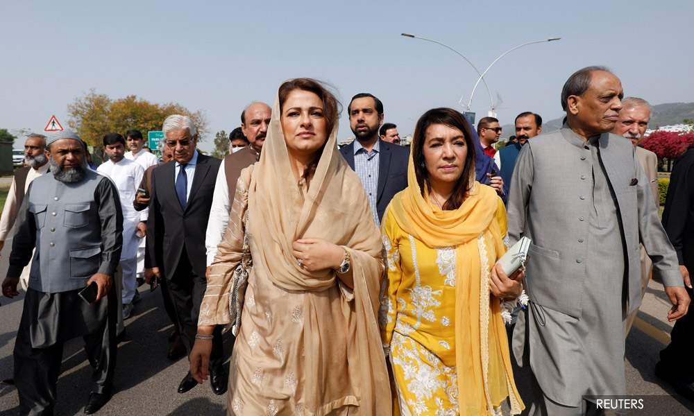 Pakistan premier gets reprieve as move to oust him blocked