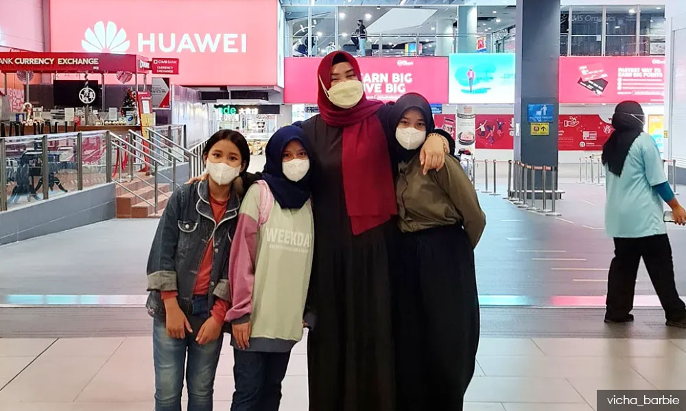 Lepas 2 tahun, air mata iringi pertemuan Vicha dengan anak-anak