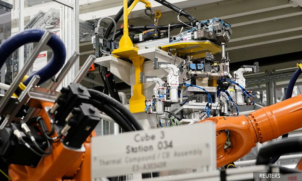 Soaring battery costs fail to cool electric vehicle sales