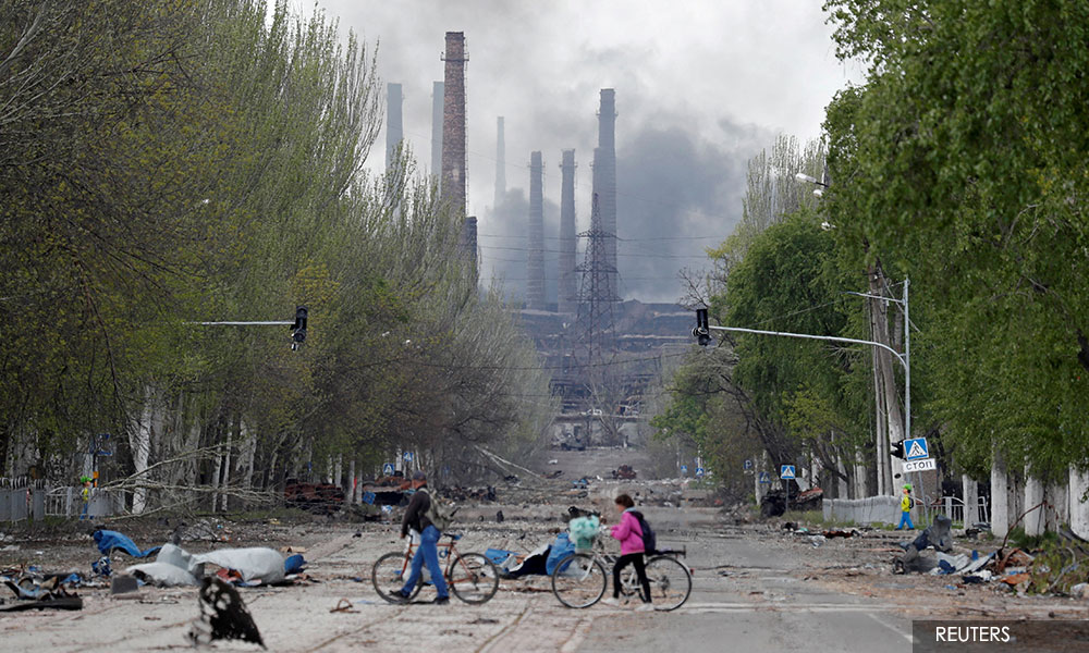 Russia fights for control of Ukraine's Mariupol stronghold