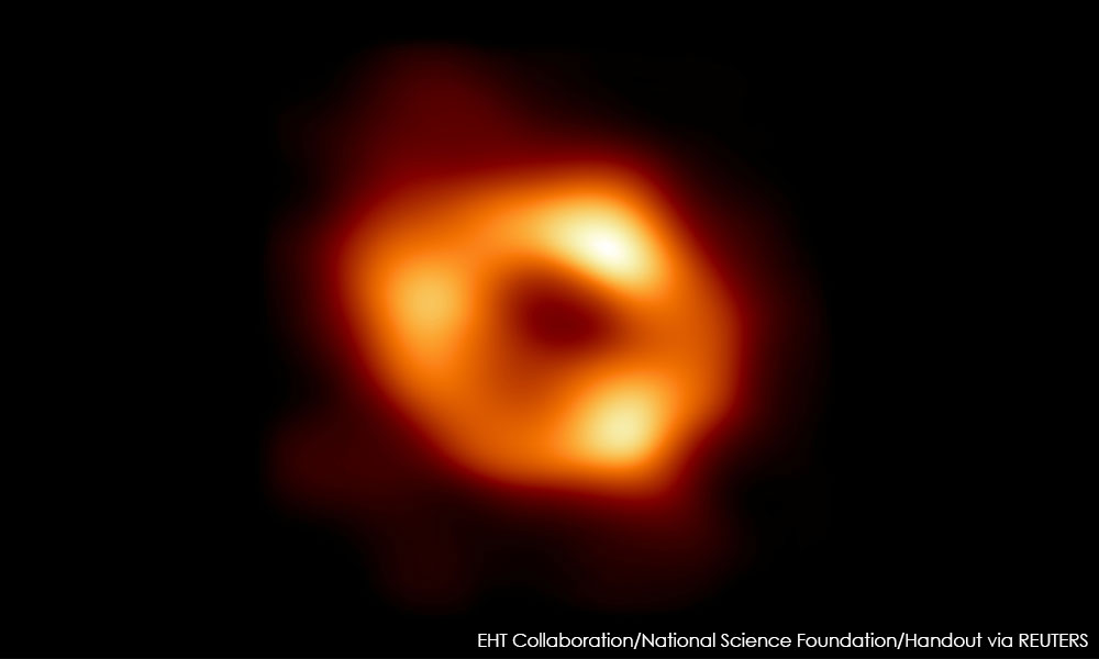 Scientists unveil image of ‘gentle giant’ black hole at Milky Way’s center – Malaysiakini