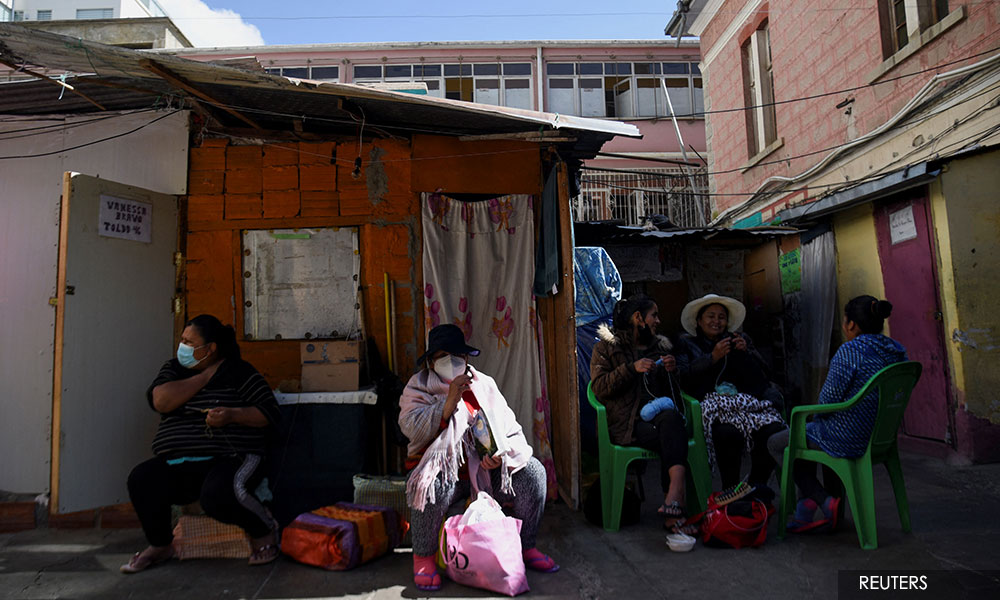 Pages for pardons: Bolivian inmates cut jail time by reading
