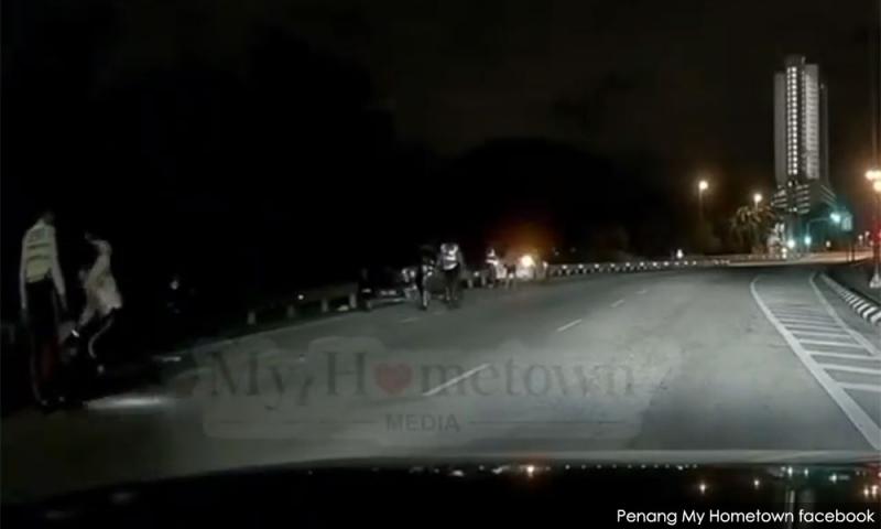 网传短片槟交警打人,警方开档彻查