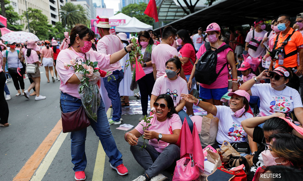 Fervour in Philippines as election campaign reaches climax