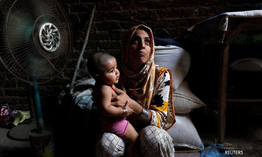 In hottest city on Earth, mothers bear brunt of climate change