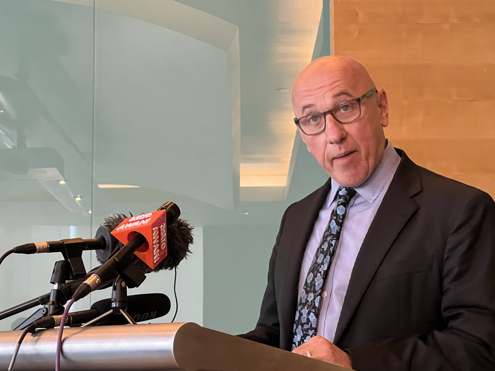 UN expert reports alleged police shakedowns, beatings of refugees