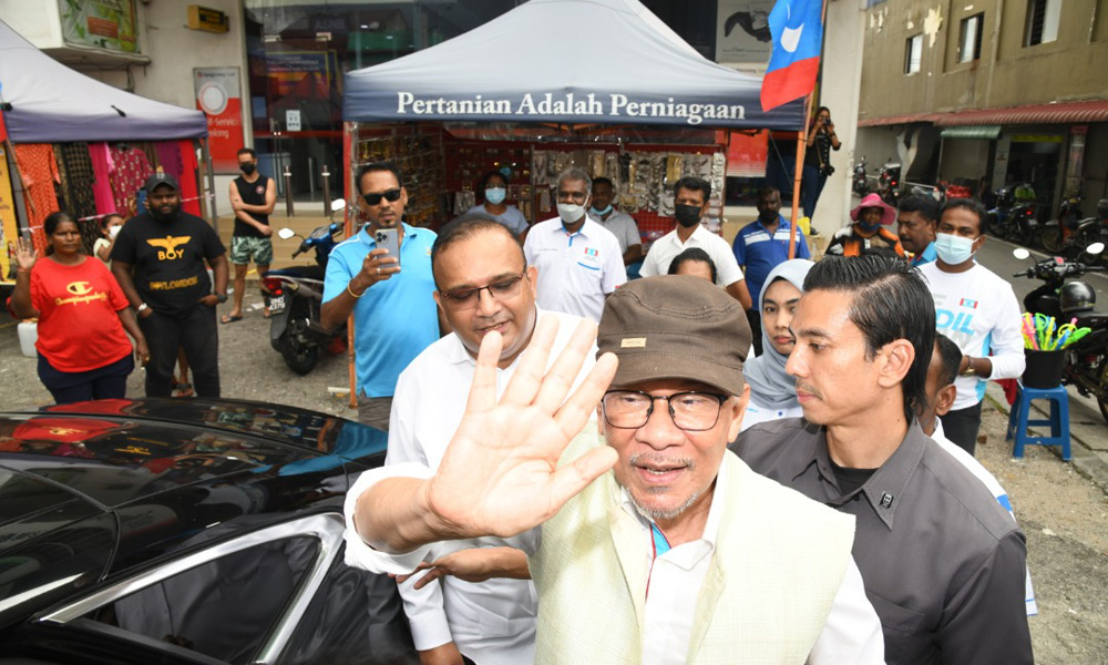 Anwar: Court cluster only wants to dissolve Parliament to settle their cases