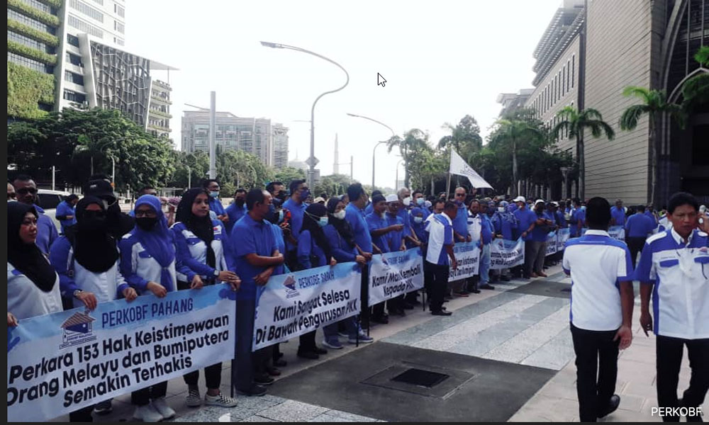 Kontraktor Bumiputera Kelas F berdemo di Putrajaya hari ini