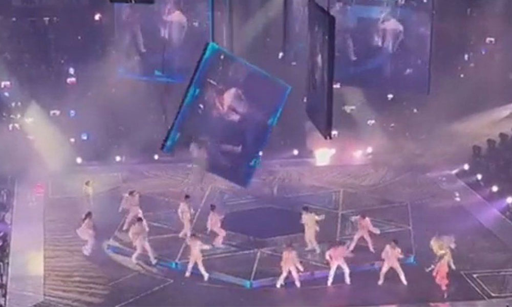 Giant video screen falls on boyband Mirror dancers at Hong Kong concert