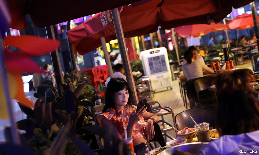 A crisis of confidence stifles China's economic recovery