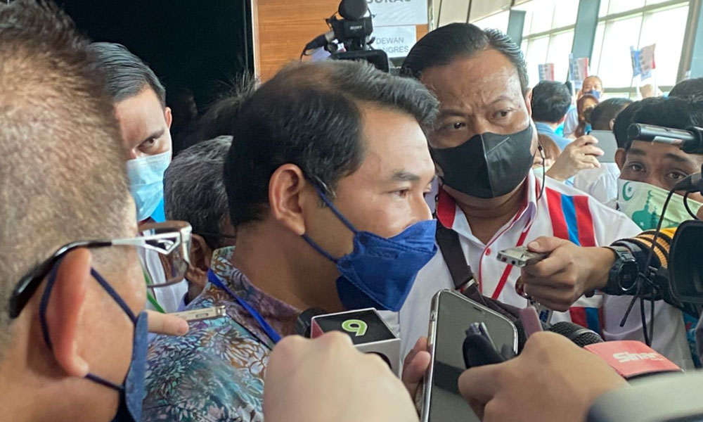 Rafizi: Tak perlu bodek, pertahan Anwar