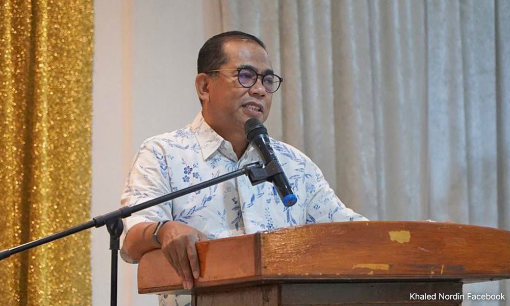 Close ranks, move as one to win GE15, Khaled tells Umno
