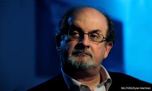 Pengarang Salman Rushdie diserang, mungkin buta sebelah mata
