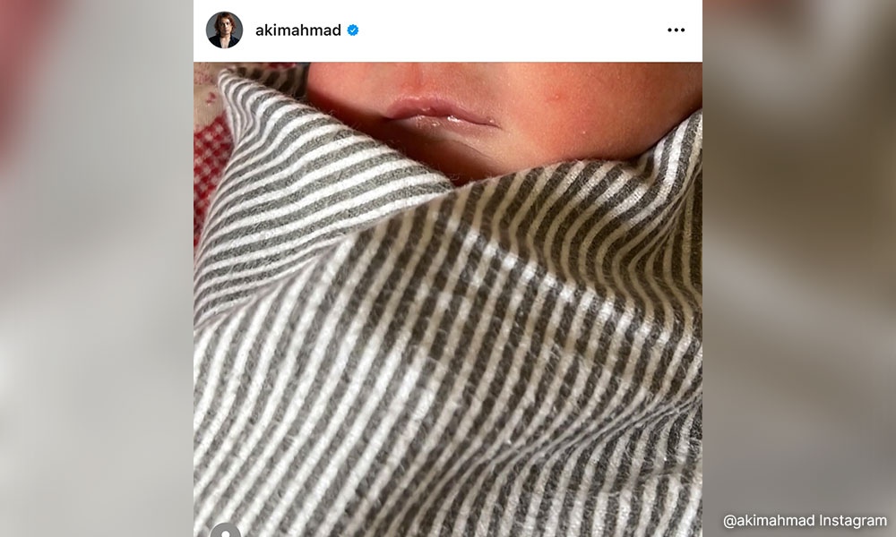 Stacy, Akim timang anak lelaki