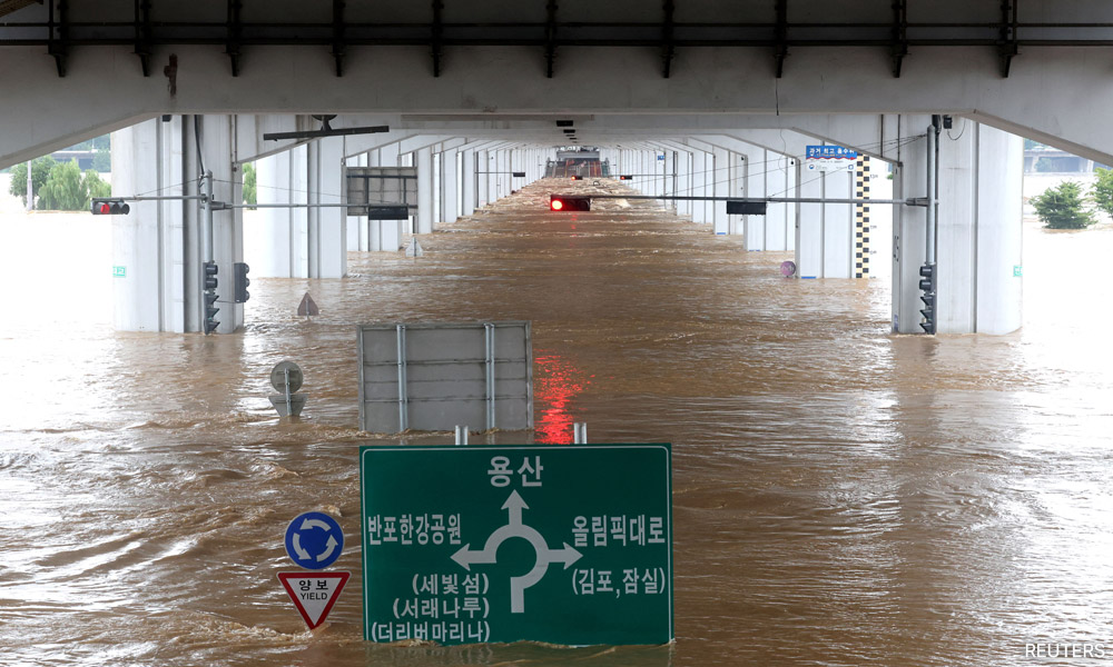 Torrential rain lessens in South Korean capital amid heavy flood damage