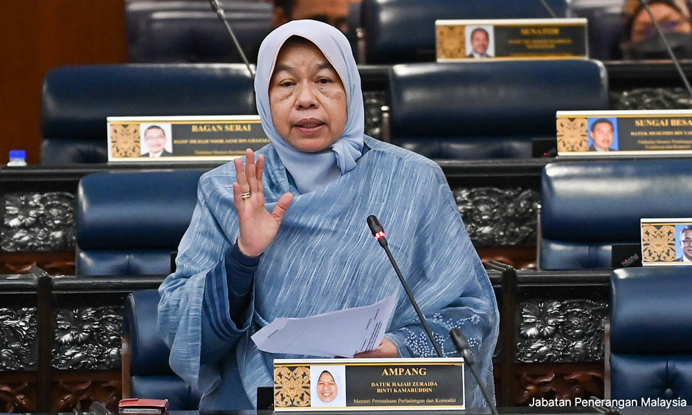 Better pay, less stress: Zuraida tells youth to work in plantations