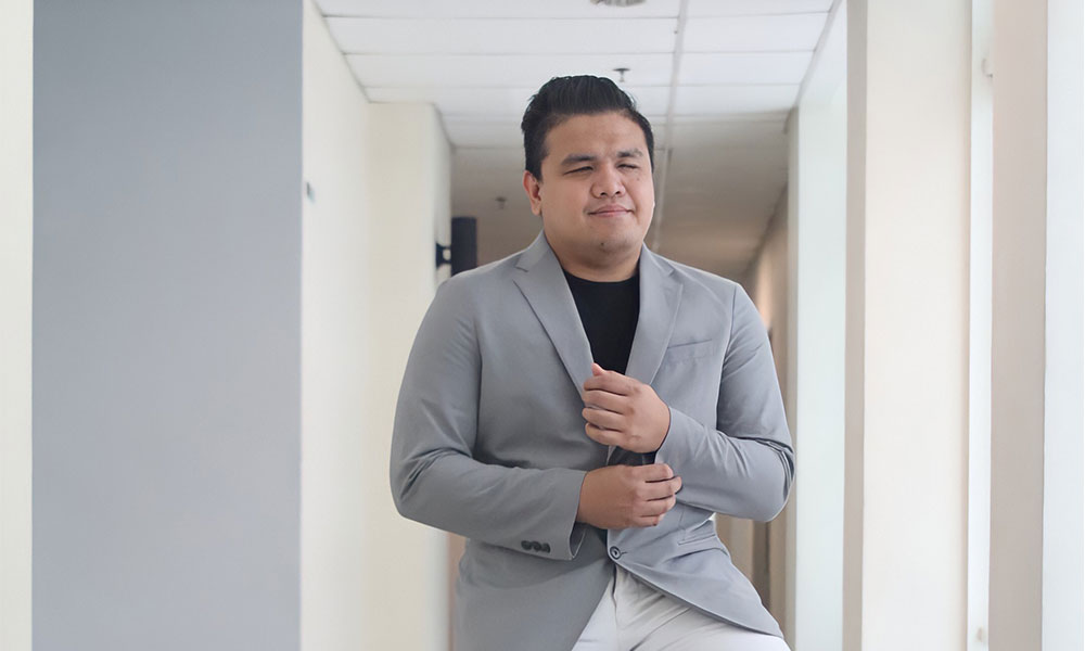 Lepas setahun emosi isteri Azmi selalu terusik di pusara anak
